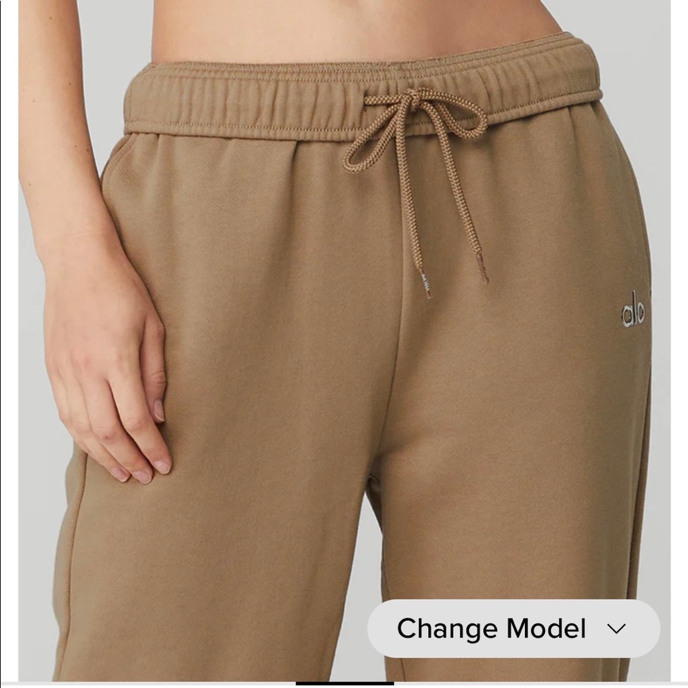 Brand New ALO Yoga Accolade Sweatpant - Gravel